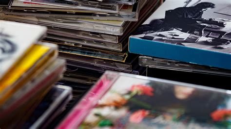 CD Price Guide: Discover the Value of Your CDs 